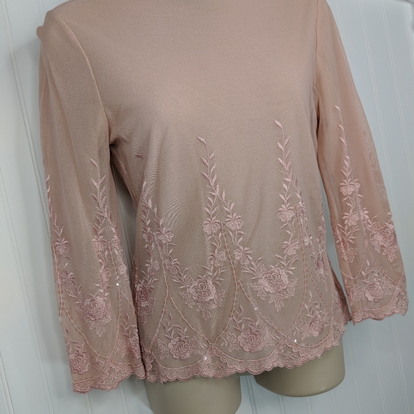 VTG The Limited Embroidered Gauze Mock Neck Top S - Picture 4 of 14